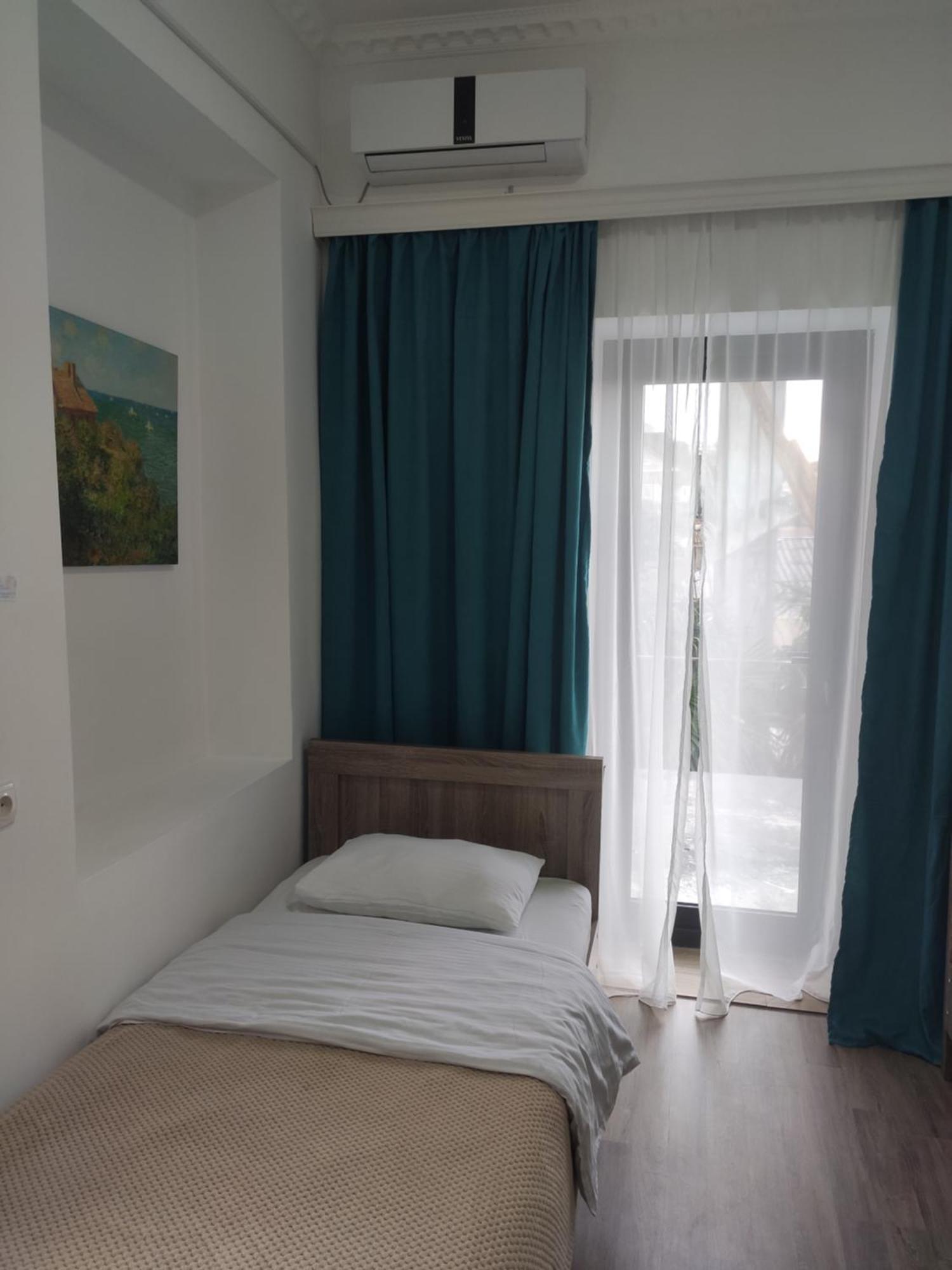 Family Нotel Banuri คูทายสิ ภายนอก รูปภาพ